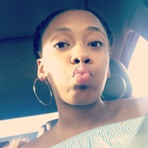 Meet your Posher, Estrella